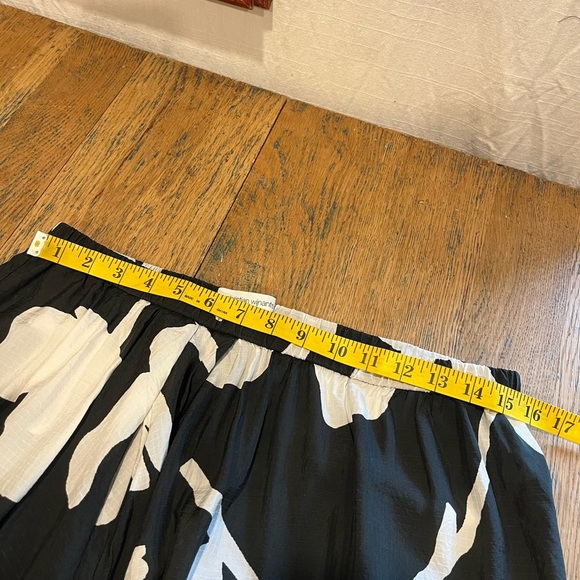 Christian Wijnants Black & White Floral Skirt – Size 42 - Picture 5 of 11